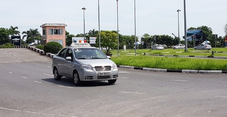 Tìm hiểu ngay những điều cần biết khi học bằng lái xe B số sàn