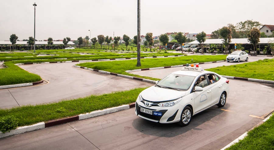 Học lái xe ô tô hạng B số sàn uy tín, chuyên nghiệp ở đâu tốt nhất?